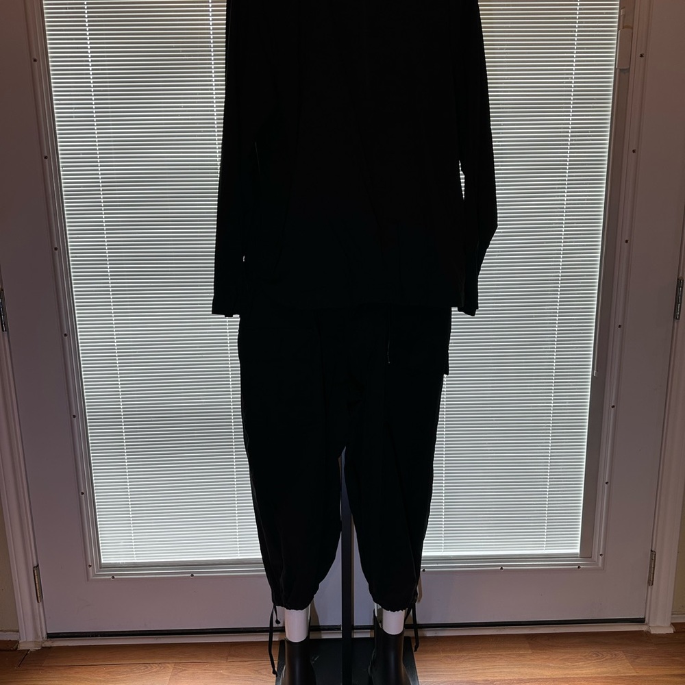 GRAYE Black Ripstop Microfiber Drawstring Hem Car… - image 8